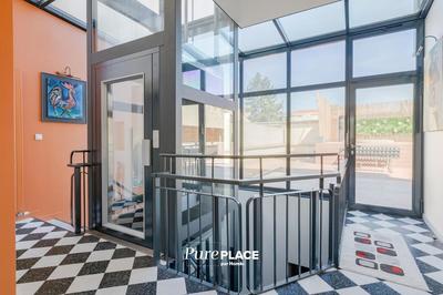 Maison - 250 m² - 7 pièces