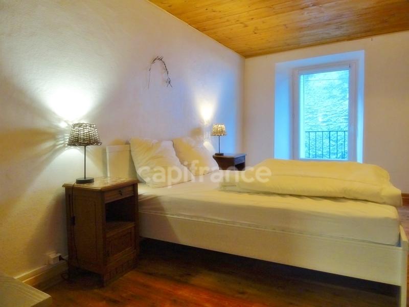 Maison en pierre - 274 m² - 8 pièces