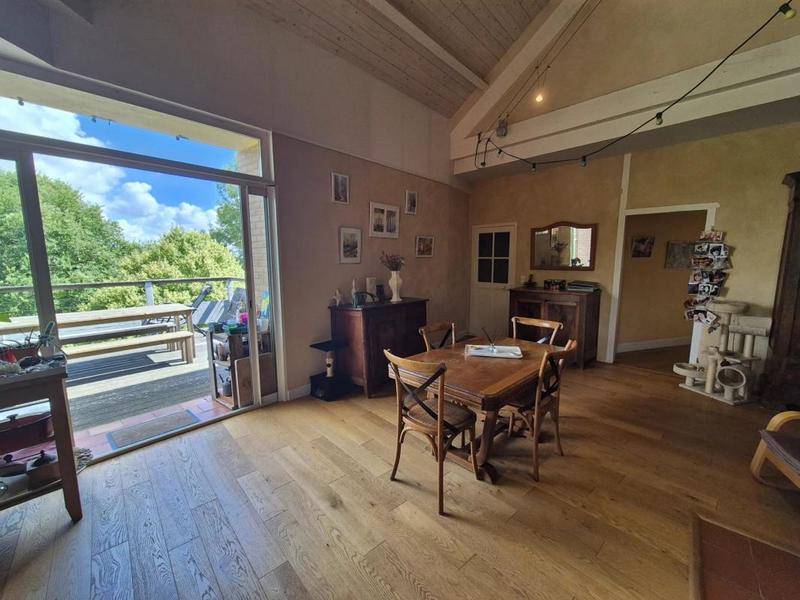 Propriété - 400 m² - 10 pièces