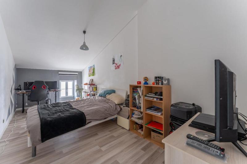 Maison - 210 m² - 10 pièces