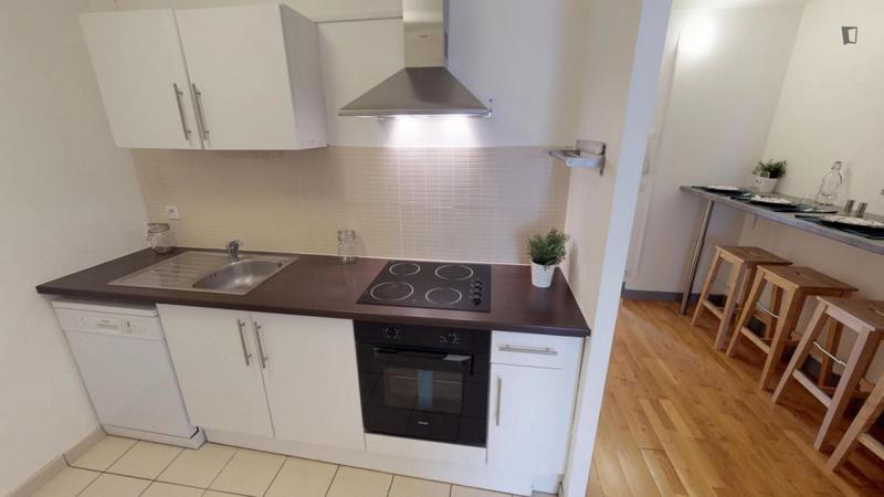 Chambre - 11 m² - 4 pièces