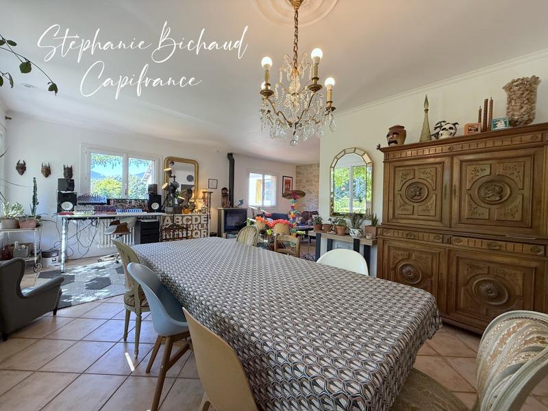 Maison - 159 m² - 7 pièces