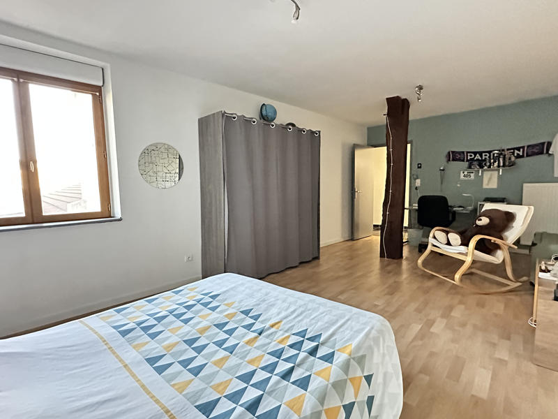 Maison - 236 m² - 7 pièces