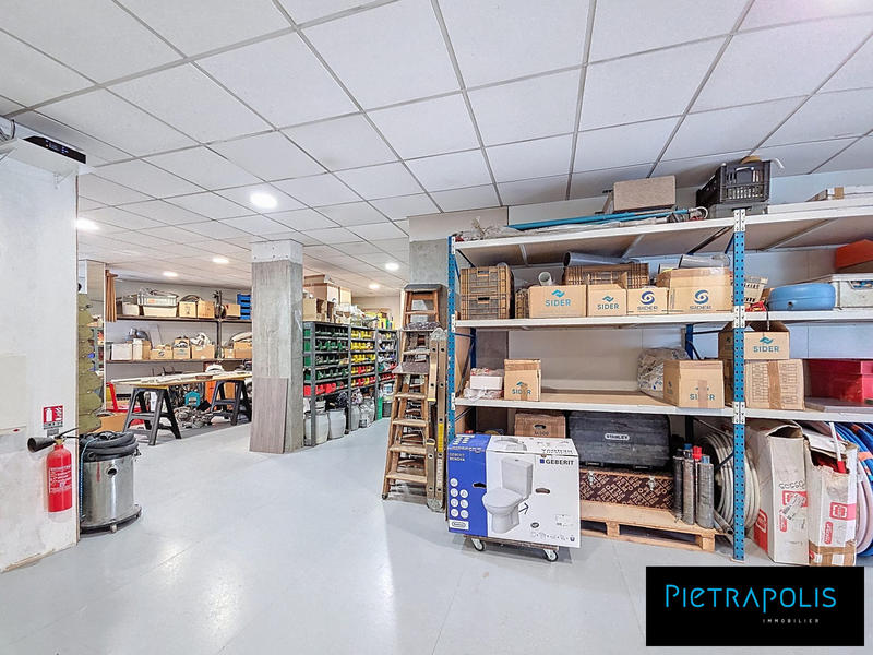 Bureau - 128 m² - 1 pièce