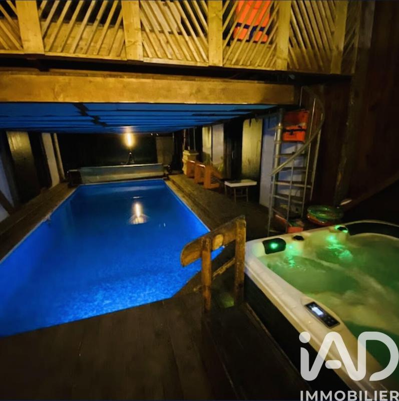 Maison - 300 m² - 9 pièces