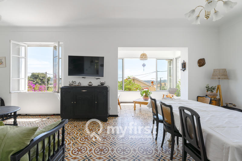 Maison - 207 m² - 6 pièces