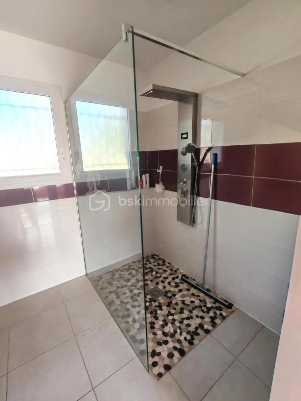 Maison traditionnelle - 126 m² - 5 pièces