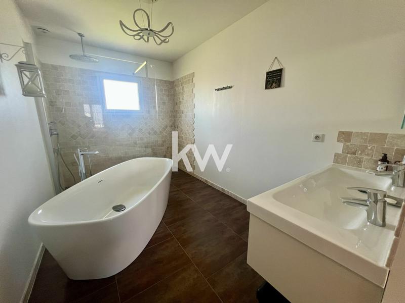 Maison - 140 m² - 6 pièces