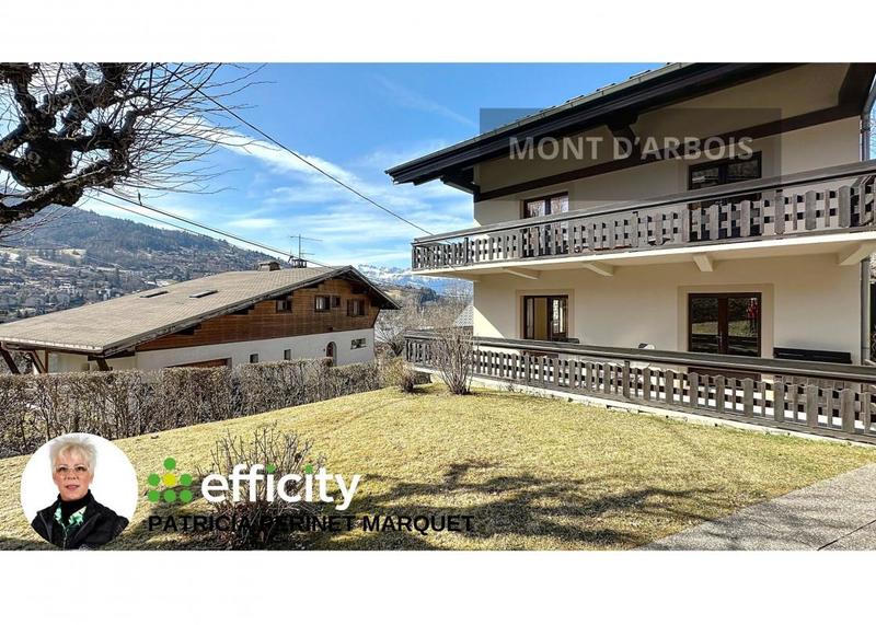 Maison - 313 m² - 9 pièces