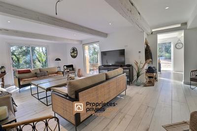 Villa - 260 m² - 7 pièces