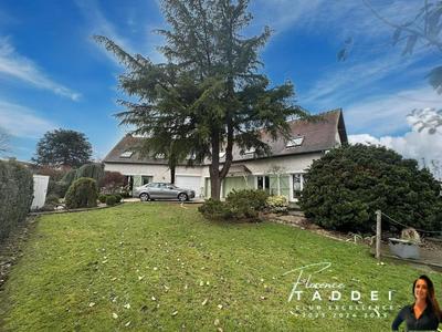 Maison - 200 m² - 7 pièces