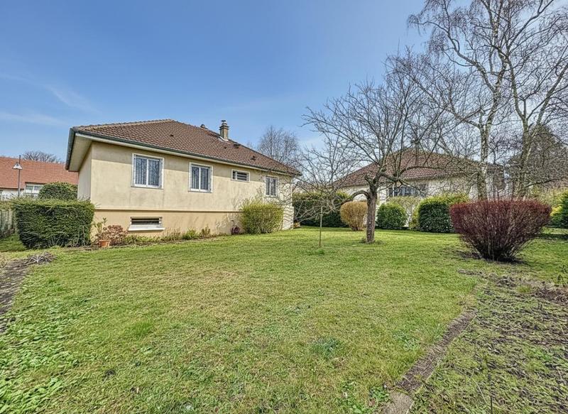 Maison - 90 m² - 5 pièces