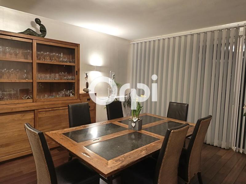 Maison - 210 m² - 6 pièces