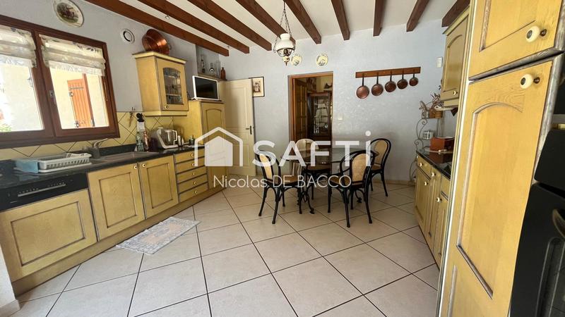 Maison - 238 m² - 7 pièces