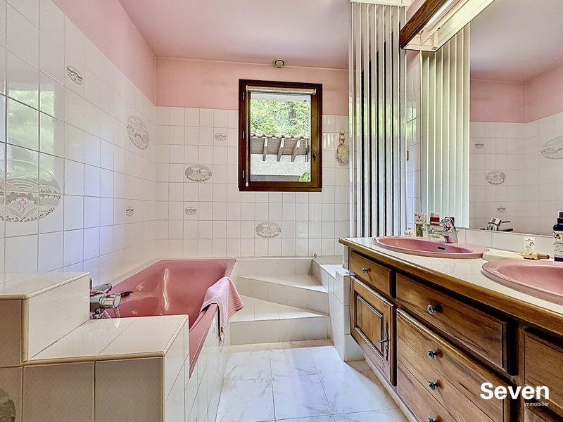 Maison - 158 m² - 6 pièces