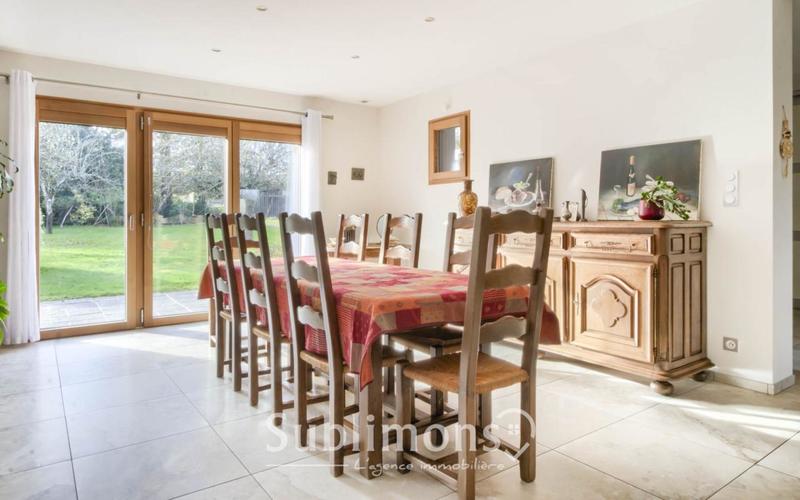 Maison - 189 m² - 6 pièces