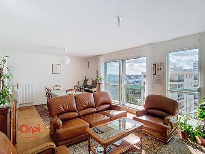 Appartement - 99 m² - 5 pièces
