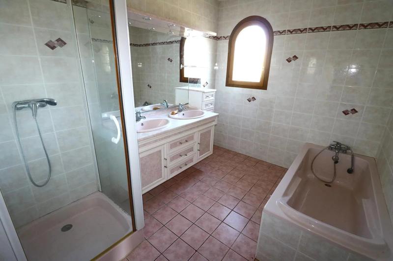 Maison - 206 m² - 7 pièces