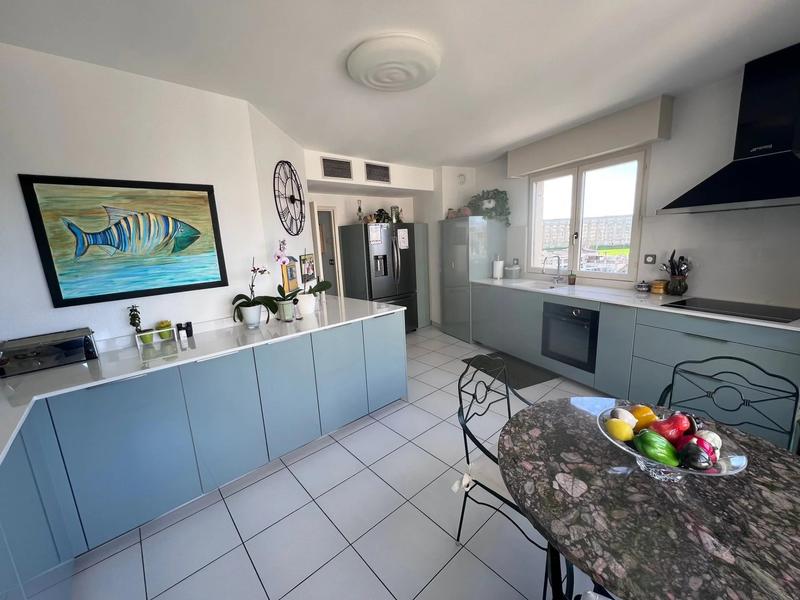 Appartement - 98 m² - 4 pièces