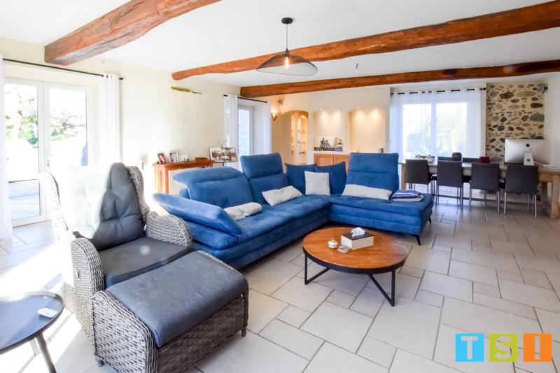 Maison - 625 m² - 12 pièces