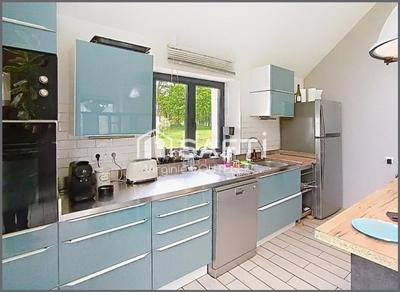 Maison - 337 m² - 15 pièces