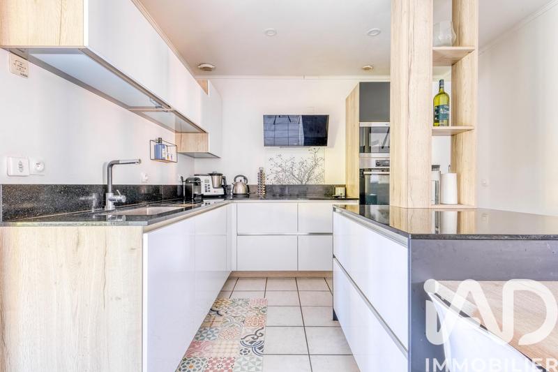 Maison - 200 m² - 8 pièces