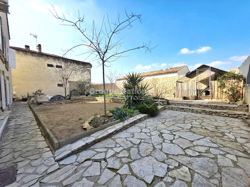 Maison - 270 m² - 6 pièces