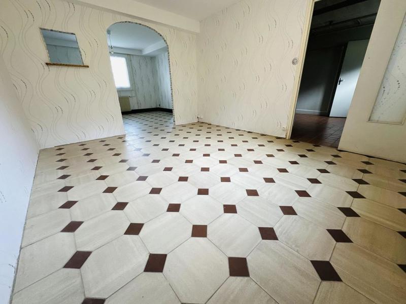 Maison - 177 m² - 7 pièces