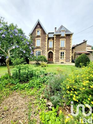 Maison - 210 m² - 10 pièces