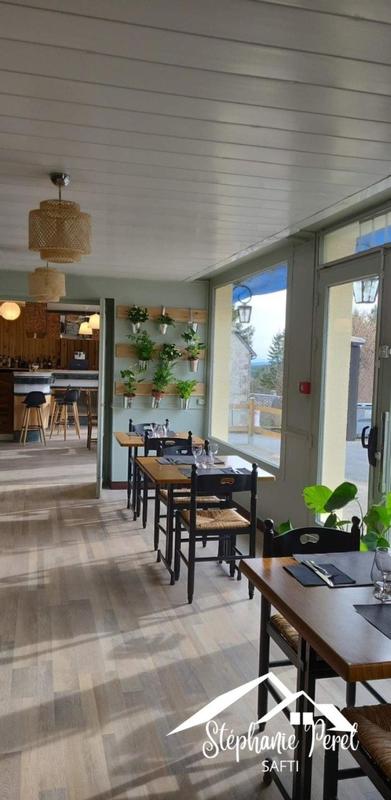 Local commercial - 166 m² - 4 pièces