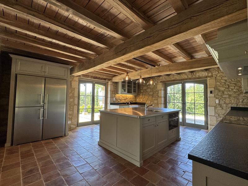 Maison - 445 m² - 10 pièces