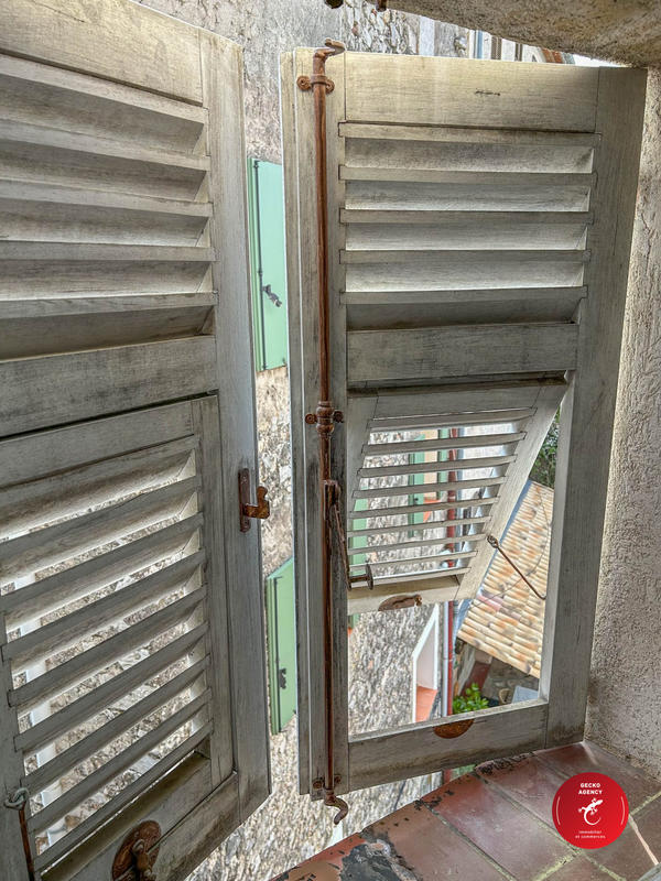 Maison - 219 m² - 10 pièces