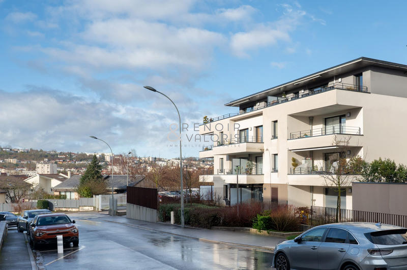 Appartement - 76 m² - 4 pièces