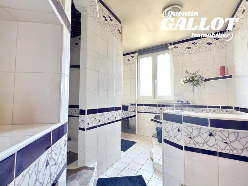 Divers - 324 m² - 10 pièces