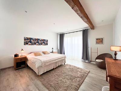 Maison - 172 m² - 6 pièces