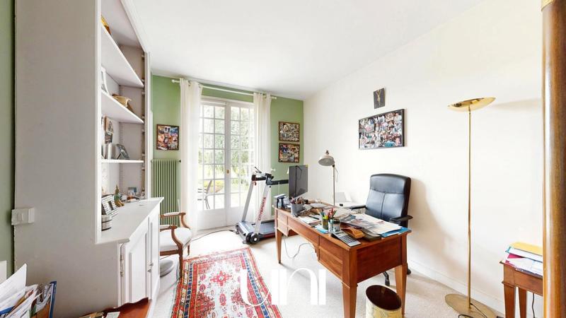 Maison - 270 m² - 8 pièces