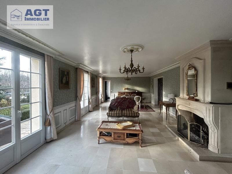 Maison - 183 m² - 9 pièces