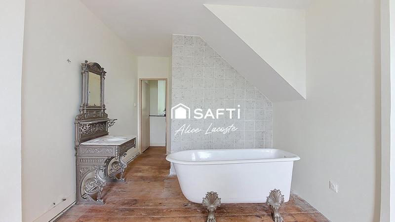 Maison - 245 m² - 7 pièces