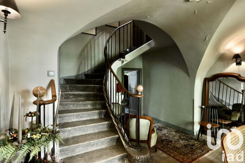 Maison - 445 m² - 14 pièces