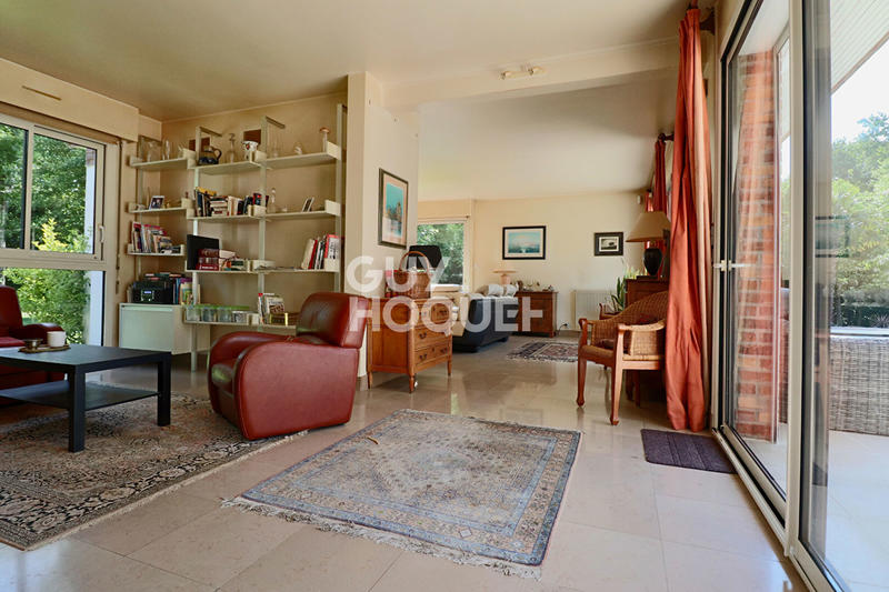 Maison - 244 m² - 8 pièces