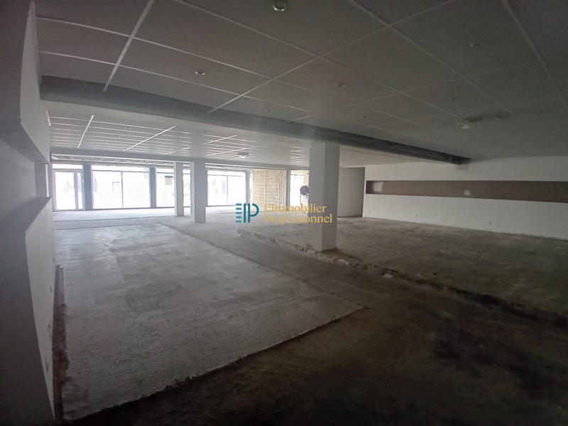 Local commercial - 260 m² - 1 pièce