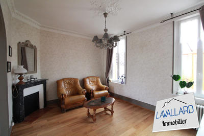 Maison - 207 m² - 10 pièces