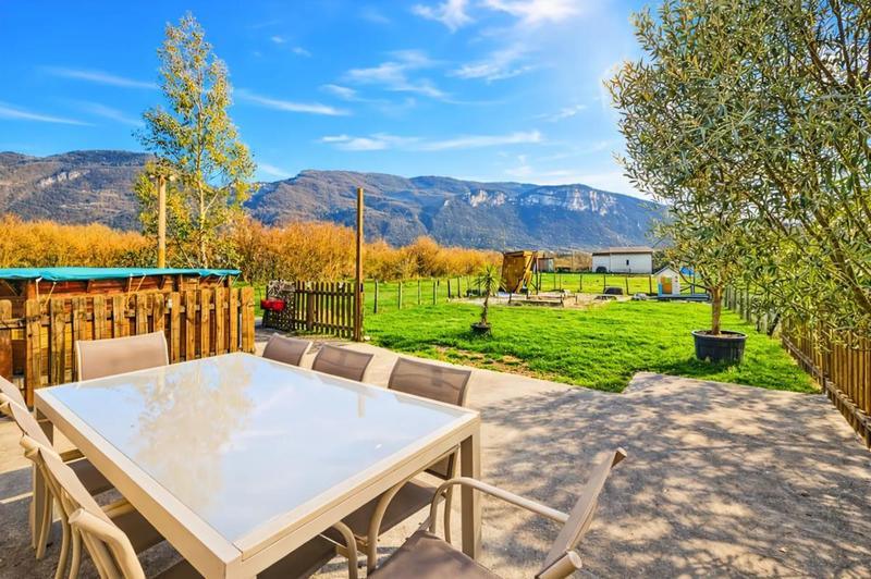 Maison - 230 m² - 5 pièces