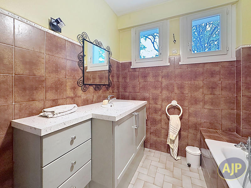 Maison - 122 m² - 6 pièces