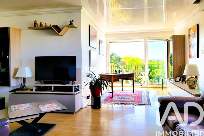 Appartement - 90 m² - 4 pièces