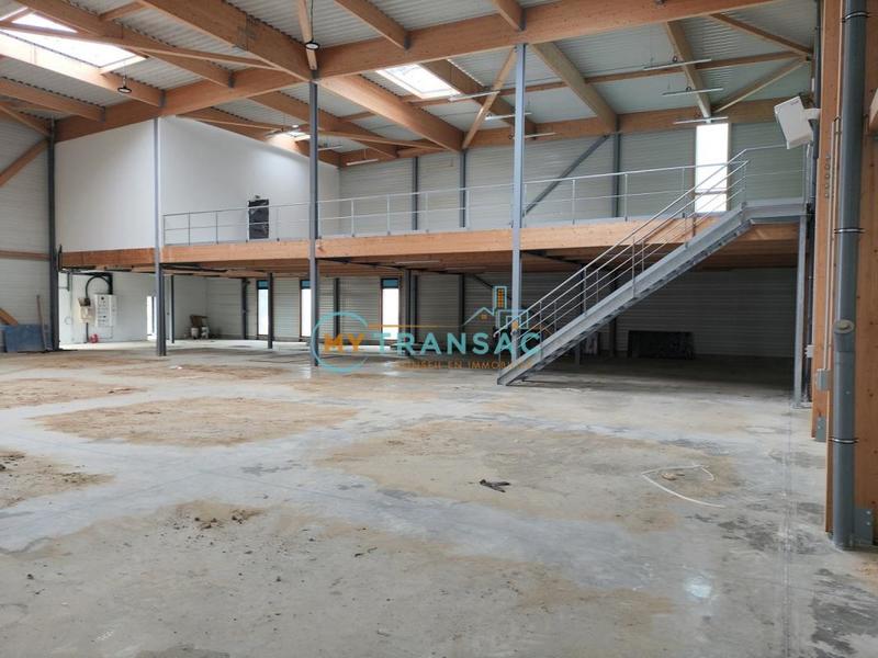 Local d'activités - 718 m²