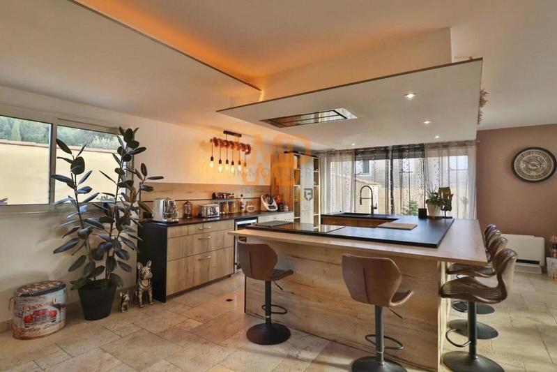 Maison - 110 m² - 4 pièces