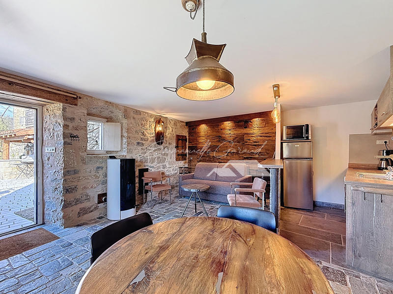 Maison - 197 m² - 7 pièces