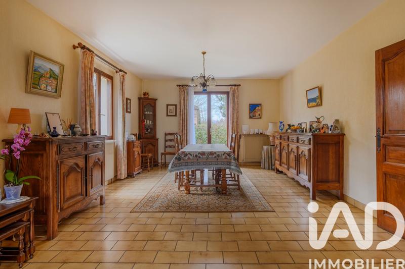 Maison - 225 m² - 8 pièces