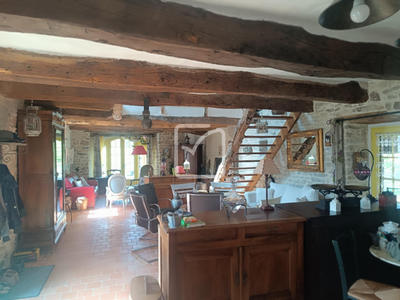 Propriété - 161 m² - 6 pièces